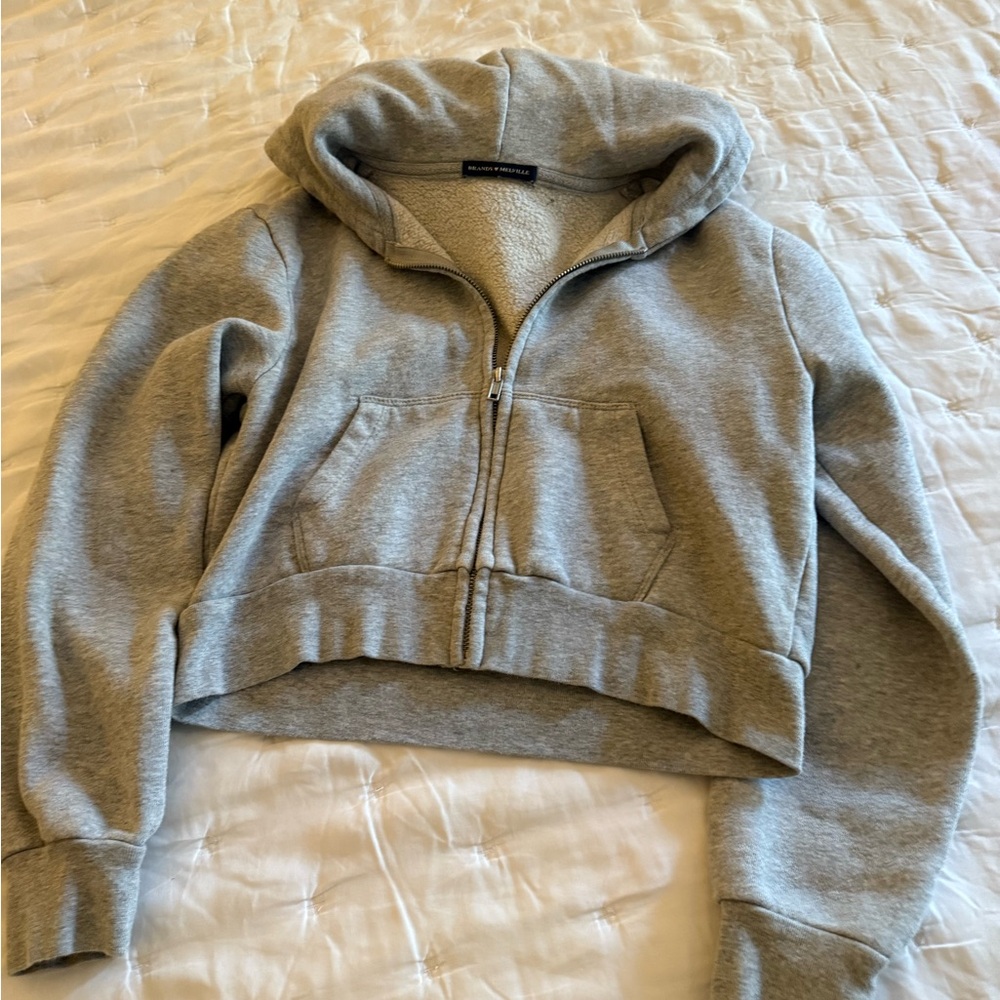 Brandy Melville Light Gray Cropped Hoodie
